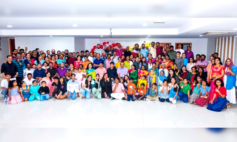 മ​റു​നാ​ട്ടി​ൽ മ​ല​യാ​ളി അ​സോ​സി​യേ​ഷ​ന്റെ (എം.​എ​ൻ.​എം.​എ) ആ​ഭി​മു​ഖ്യ​ത്തി​ൽ ന​ട​ന്ന  ക്രി​സ്​​മ​സ്-​പു​തു​വ​ത്സ​ര ആ​ഘോ​ഷ​ത്തി​ൽ പ​​ങ്കെ​ടു​ത്ത​വ​ർ