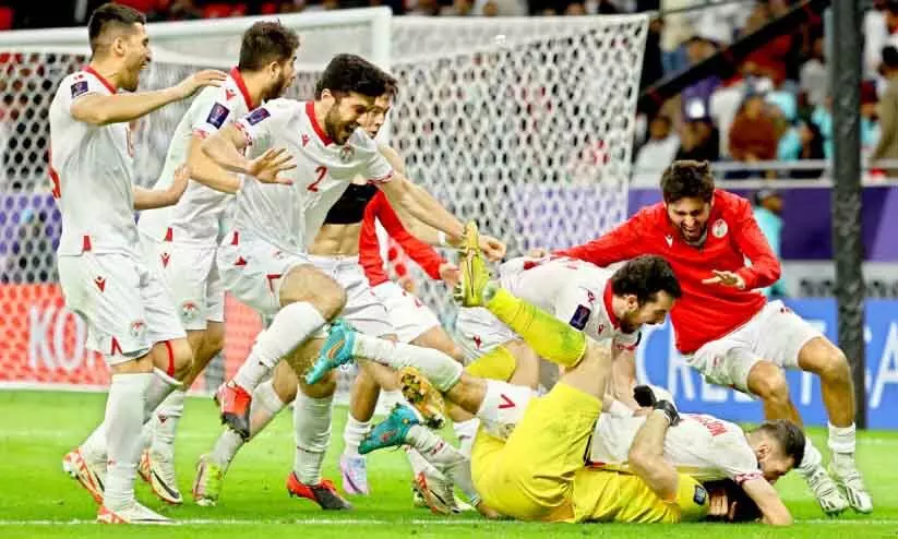 ചരിത്രമെഴുതി തജിക് കുതിപ്പ്: ഗോൾകീപ്പർ റുസ്തം യതിമോവ് താരമായി ചരിത്രമെഴുതി തജിക് കുതിപ്പ്: ഗോൾകീപ്പർ റുസ്തം യതിമോവ് താരമായി