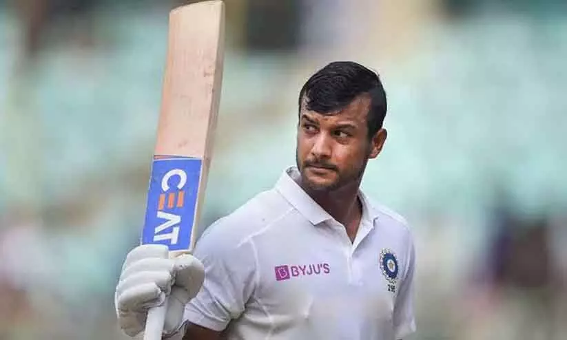 വിമാനത്തിൽ കയറിയ മായങ്ക് അഗർവാളിന് ദേഹാസ്വാസ്ഥ്യം; താരം തീവ്രപരിചരണ വിഭാഗത്തിൽ