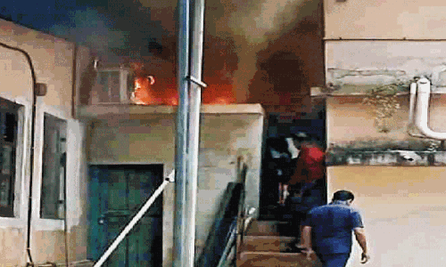 ത​ച്ച​മ്പാ​റ സ്വ​കാ​ര്യ  ആ​ശു​പ​ത്രി​യി​ൽ അ​ഗ്നി​ബാ​ധ