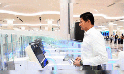 ദു​ബൈ വി​മാ​ന​ത്താ​വ​ള​ത്തി​ൽ സ്ഥാ​പി​ച്ച സ്മാ​ർ​ട്ട്​ ഗേ​റ്റ്​