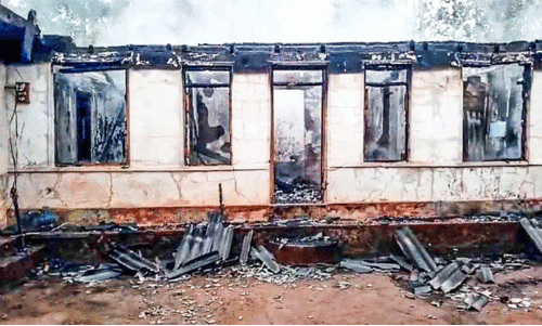 പാചക വാതക സിലിണ്ടറിൽനിന്ന്​  തീ പടർന്നു; രാജാക്കാട്ട്​ വീട് കത്തിനശിച്ചു