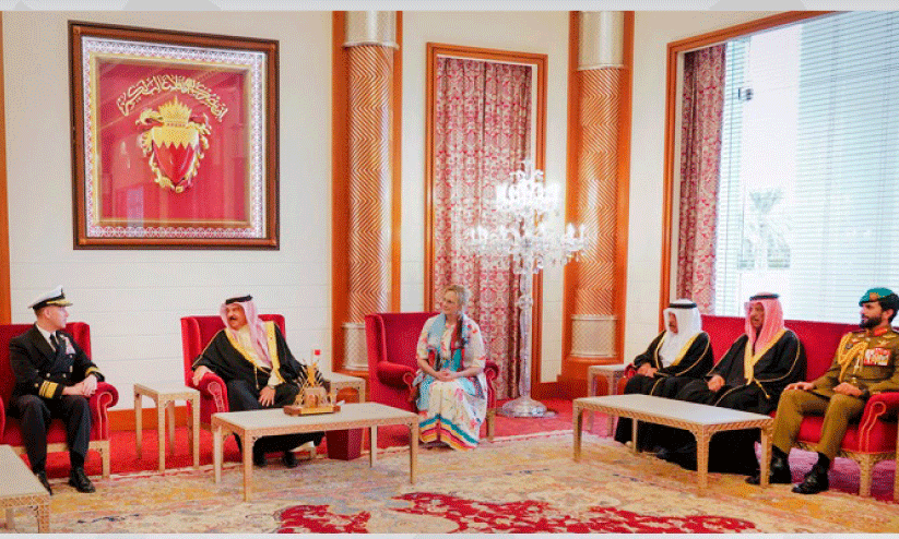 king Hamad welcomes US Marine fifth fleet commander