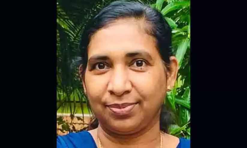 ആസിഡ് ഉള്ളിൽ ചെന്ന് സർക്കാർ ഉദ്യോഗസ്ഥ മരിച്ചു