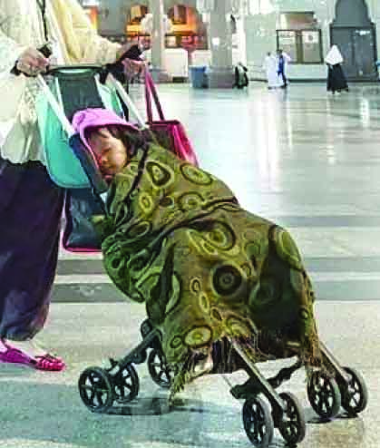 ബേ​ബി    സ്​​ട്രോ​ള​റു​ക​ൾ​ക്ക്    മ​ക്ക​​ മ​ത്വാ​ഫി​ൽ​    വി​ല​ക്ക്