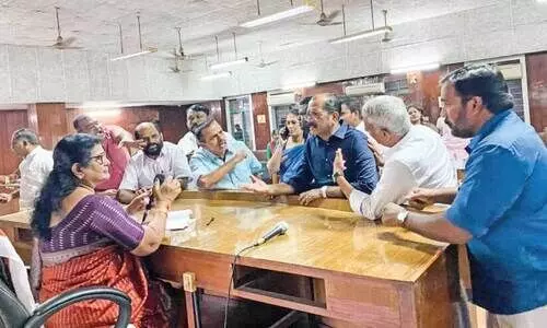 പാ​ല​ക്കാ​ട് ന​ഗ​ര​സ​ഭ കൗ​ൺ​സി​ൽ​