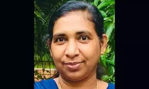 ആസിഡ് ഉള്ളിൽ ചെന്ന് സർക്കാർ ഉദ്യോഗസ്ഥ മരിച്ചു