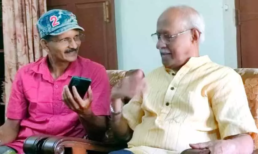 ദാമോദർ മൗജോക്ക്​ ഒപ്പം ഷബിൽ കൃഷ്​ണൻ