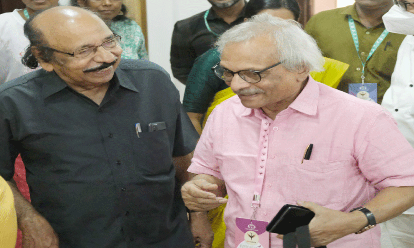 ഓ​രോ മ​നു​ഷ്യ​ന്റെ ഉ​ള്ളി​ലും ഒ​രു നാ​ട്ടി​ന്‍പു​റം വേ​ണം -എം. ​മു​കു​ന്ദ​ന്‍