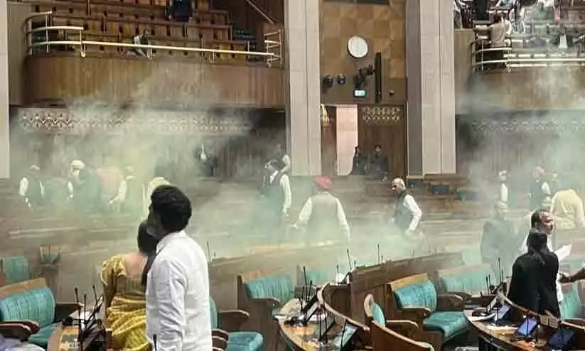 ‘ഷോക്കടിപ്പിച്ചു, ക്രൂരമായി മർദിച്ചു, പ്രതിപക്ഷ പാർട്ടികളുടെ പേര് പറയാൻ നിർബന്ധിച്ചു, നിരവധി ഒഴിഞ്ഞ പേപ്പറുകളിൽ ഒപ്പിടുവിച്ചു...’ ‘ഷോക്കടിപ്പിച്ചു, ക്രൂരമായി മർദിച്ചു, പ്രതിപക്ഷ പാർട്ടികളുടെ പേര് പറയാൻ നിർബന്ധിച്ചു, നിരവധി ഒഴിഞ്ഞ പേപ്പറുകളിൽ ഒപ്പിടുവിച്ചു...’