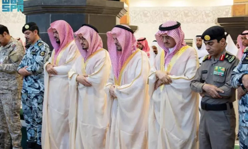 മഴക്ക് വേണ്ടി നമസ്കരിച്ച് സൗദി അറേബ്യ