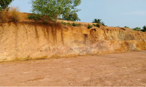 അനധികൃത കുന്നിടിക്കലിന് തടയിട്ട് റവന്യൂ വകുപ്പ് അനധികൃത കുന്നിടിക്കലിന് തടയിട്ട് റവന്യൂ വകുപ്പ്