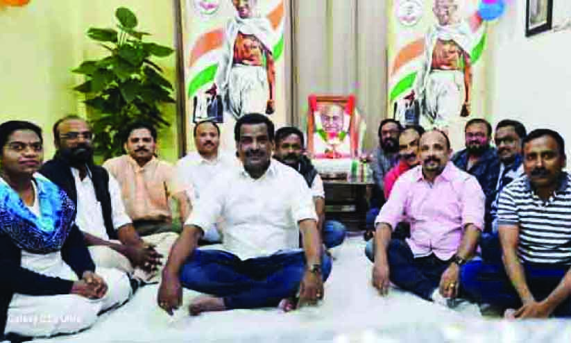 മ​ഹാ​ത്മാ ​ഗാ​ന്ധി ര​ക്ത​സാ​ക്ഷി​ത്വ    ദി​നം ആ​ച​രി​ച്ചു