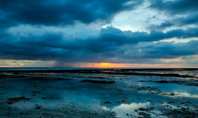 chances for dust storm and high tide