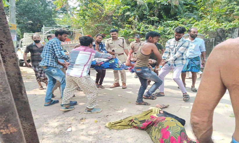 റെയിൽവേ വൈദ്യുത ലൈനിൽനിന്ന് ഷോക്കേറ്റ് രണ്ടുപേർക്ക് ഗുരുതര പരിക്ക്