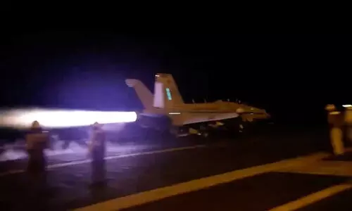 ഇറാൻ അനുകൂല സേനക്ക് നേരെ സിറിയയിലും ഇറാഖിലും യു.എസ് വ്യോമാക്രമണം: 13 പേർ കൊല്ലപ്പെട്ടു