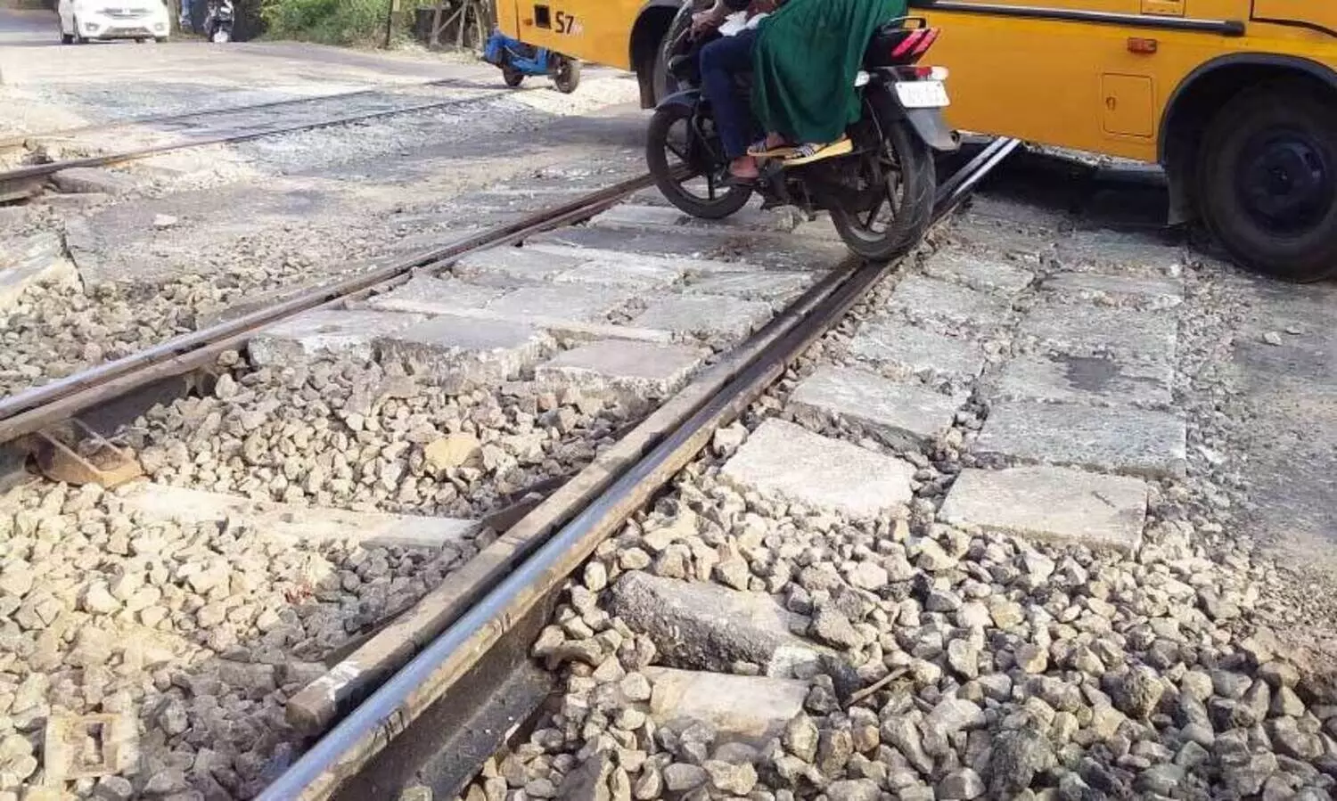 മൈനാഗപ്പള്ളി റെയിൽവേ ഗേറ്റിൽ യാത്ര ദുഷ്കരം