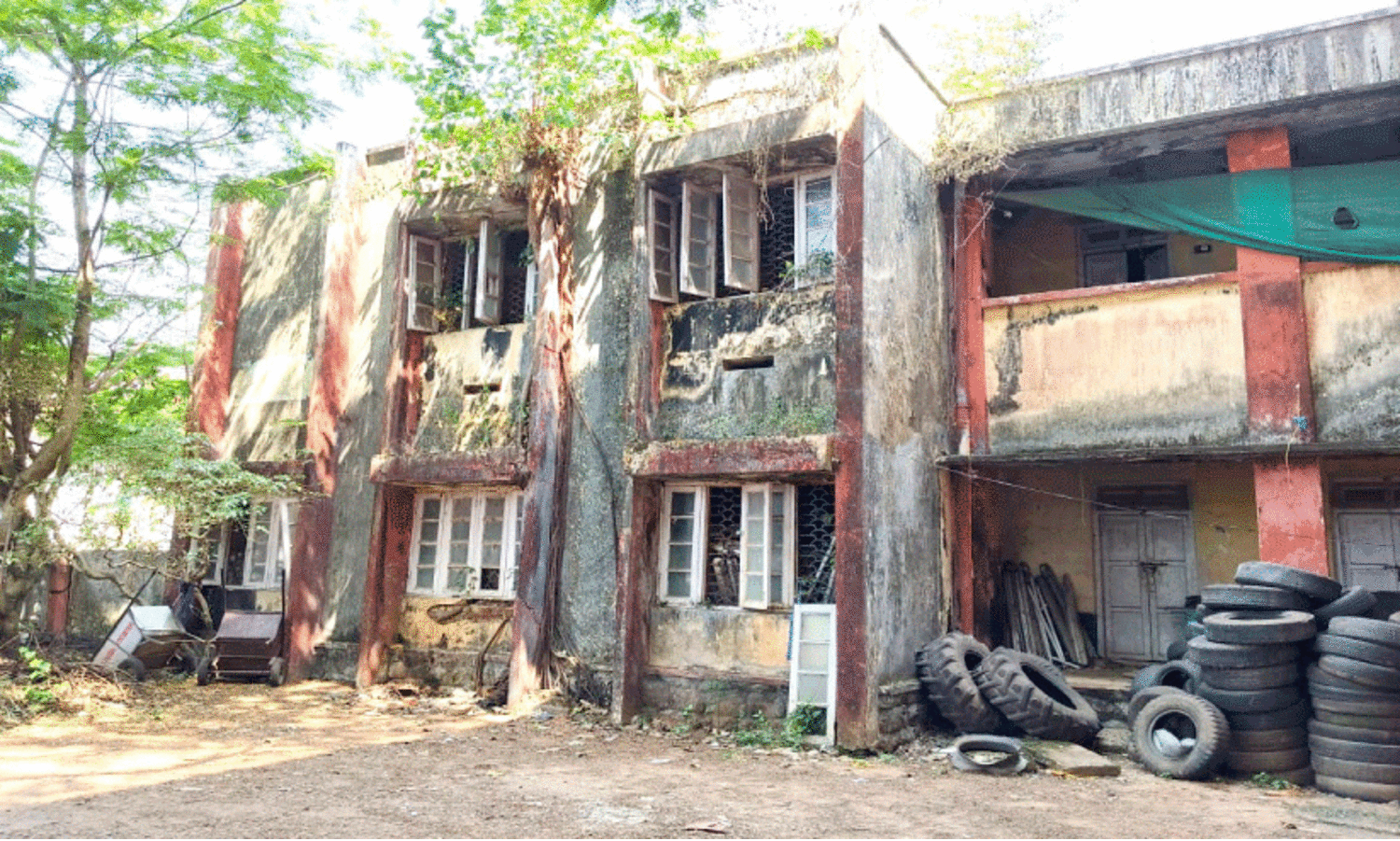 ഭാർഗവി നിലയമായി ജില്ലയിലെ പഴയ അതിഥിമന്ദിരം