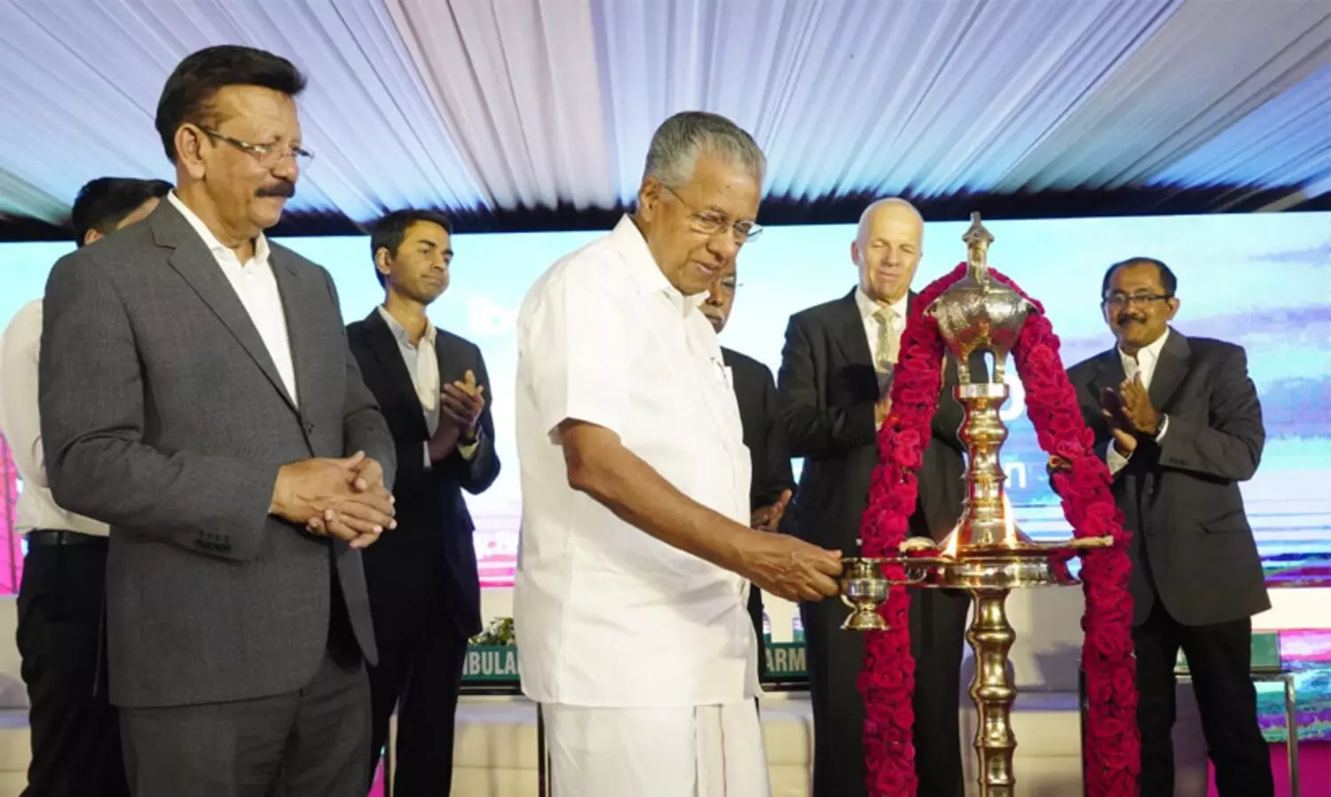 നൂതനാശയങ്ങളും സേവനങ്ങളും അവതരിപ്പിച്ചാല്‍ ഏത് സംരംഭകനും കേരളം സ്വർഗമെന്ന് മുഖ്യമന്ത്രി