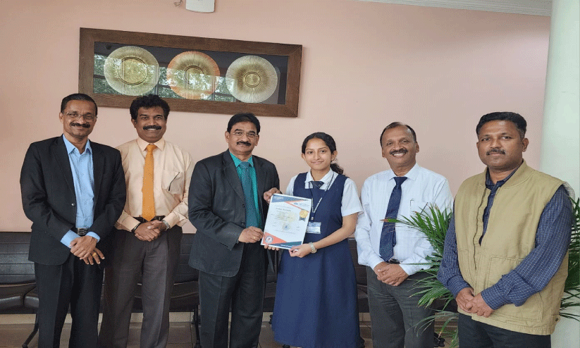 കൊമേഴ്സ് ഒളിമ്പ്യാഡിൽ ഇന്ത്യൻ സ്കൂൾ വിദ്യാർഥിനിക്ക് മികച്ച നേട്ടം കൊമേഴ്സ് ഒളിമ്പ്യാഡിൽ ഇന്ത്യൻ സ്കൂൾ വിദ്യാർഥിനിക്ക് മികച്ച നേട്ടം