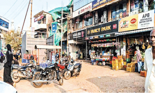 കുടുംബശ്രീ വെജിറ്റബിൾ കിയോസ്ക്  നിർമാണം പ​ഞ്ചാ​യ​ത്ത് തടഞ്ഞു