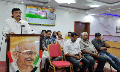 ഐ.​ഒ.​സി സ​ലാ​ല​യി​ൽ ഗാ​ന്ധി അ​നു​സ്മ​ര​ണം സം​ഘ​ടി​പ്പി​ച്ചു