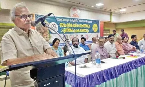 ഗു​രു​വാ​യൂ​ര്‍ മ​ര്‍ച്ച​ന്റ്‌​സ് അ​സോ​സി​യേ​ഷ​ന്റെ സു​വ​ര്‍ണ ജൂ​ബി​ലി സാം​സ്‌​കാ​രി​ക സം​ഗ​മം എം. ​മു​കു​ന്ദ​ന്‍ ഉ​ദ്ഘാ​ട​നം ചെ​യ്യു​ന്നു