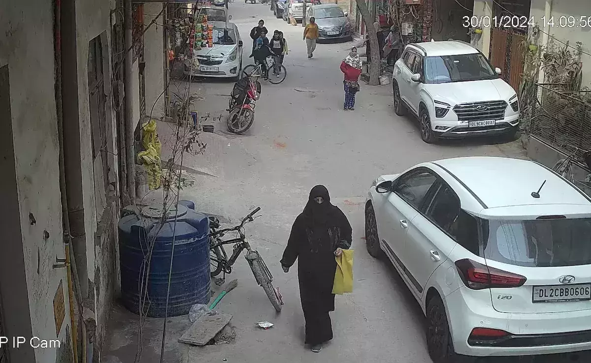 ബുർഖ ധരിച്ച് സ്വന്തം വീട്ടിൽ നിന്ന് തന്നെ മോഷണം; മാതാവിന്റെ പരാതിയിൽ മകൾ അറസ്റ്റിൽ