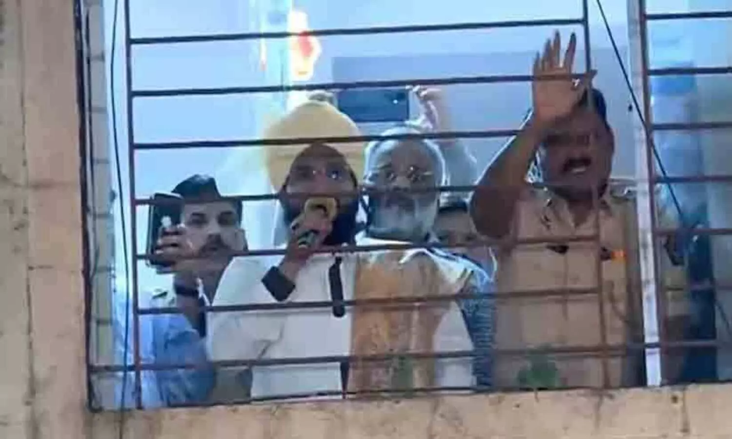 വിദ്വേഷ പ്രസംഗം ആരോപിച്ച് ഇസ്‍ലാമിക പ്രഭാഷകനെ മുംബൈയിലെത്തി അറസ്റ്റ് ചെയ്ത് ഗുജറാത്ത് എ.ടി.എസ്