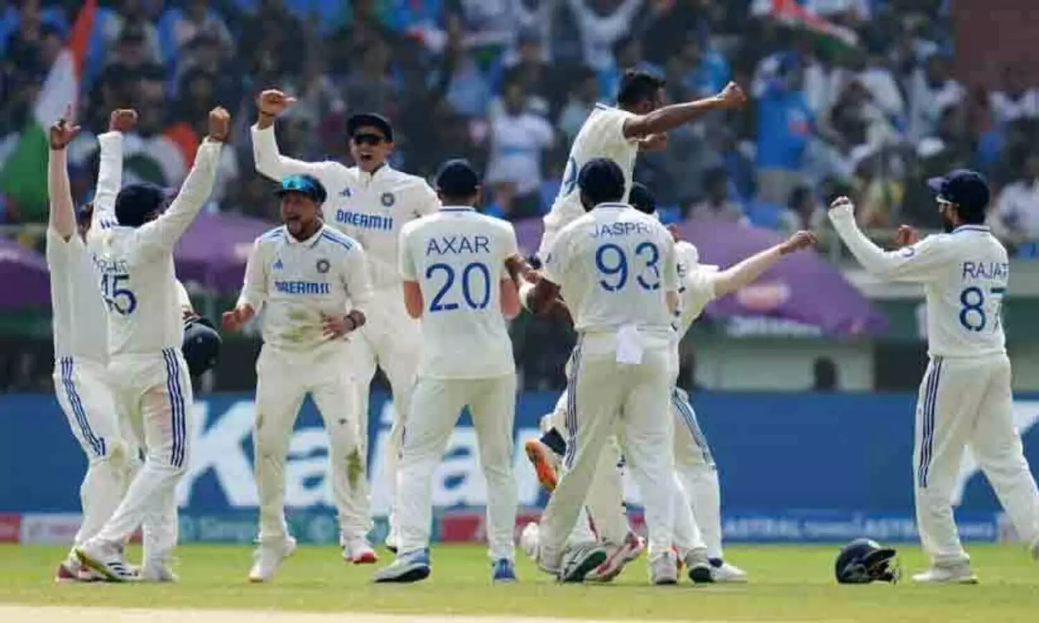 ഇംഗ്ലീഷുകാരെ എറിഞ്ഞുവീഴ്ത്തി ബുംറയും അശ്വിനും; രണ്ടാം ടെസ്റ്റിൽ ഇന്ത്യക്ക് 106 റൺസ് ജയം