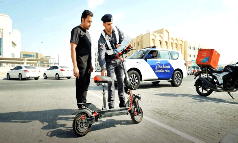 ഇരുചക്രവാഹന സുരക്ഷക്ക് ബോധവത്കരണവുമായി അബൂദബി പൊലീസ് ഇരുചക്രവാഹന സുരക്ഷക്ക് ബോധവത്കരണവുമായി അബൂദബി പൊലീസ്
