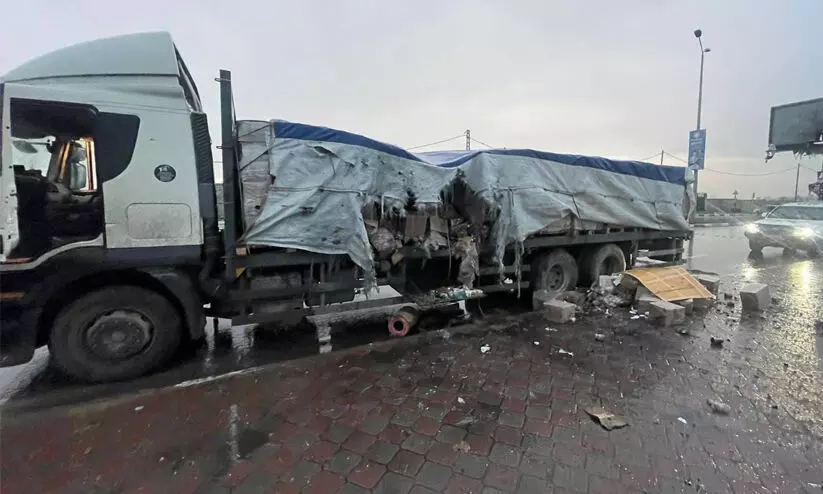 ഗസ്സയുടെ പട്ടിണിയകറ്റുന്നവരെ ഉന്നമിട്ട് ഇസ്രായേൽ; ഭക്ഷണ ട്രക്കുകൾക്ക് നേരെ യുദ്ധക്കപ്പലിൽനിന്ന് ആക്രമണം ഗസ്സയുടെ പട്ടിണിയകറ്റുന്നവരെ ഉന്നമിട്ട് ഇസ്രായേൽ; ഭക്ഷണ ട്രക്കുകൾക്ക് നേരെ യുദ്ധക്കപ്പലിൽനിന്ന് ആക്രമണം