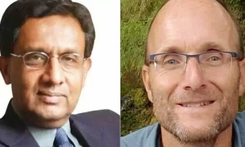 പ്രഫ. ജി. മോഹൻ ഗോപാൽ   ജോനാഥൻ കുക്ക്