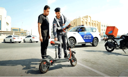 ഇ​രു​ച​ക്ര​വാ​ഹ​ന സു​ര​ക്ഷ​ക്ക്​ ബോ​ധ​വ​ത്ക​ര​ണ​വു​മാ​യി അ​ബൂ​ദ​ബി പൊ​ലീ​സ്​