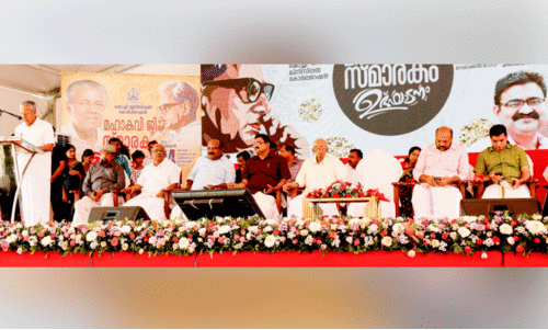 ഇന്ത്യയിൽ ഒരു ഭാഷ മതിയെന്ന് ആർക്കും പറയാൻ കഴിയില്ല -പിണറായി വിജയൻ