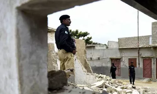 പാകിസ്താനിൽ തീവ്രവാദികൾ 10 പോലീസുകാരെ കൊലപ്പെടുത്തി