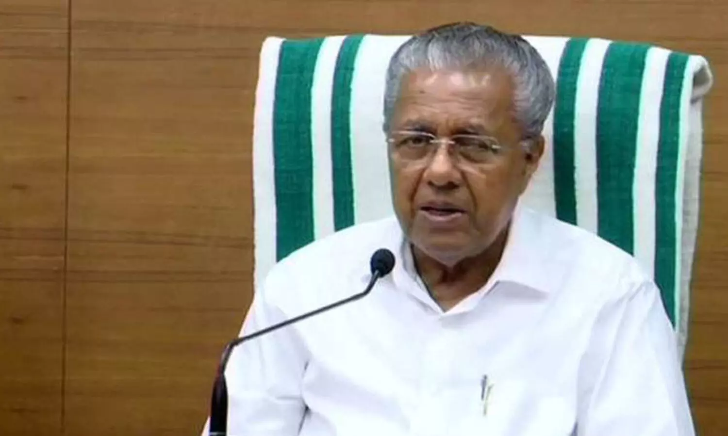 ഓൺലൈൻ തട്ടിപ്പുകളിൽ ആളുകൾ അങ്ങോട്ടു പോയി വീഴുന്ന സ്ഥിതിയുണ്ടെന്ന് മുഖ്യമന്ത്രി