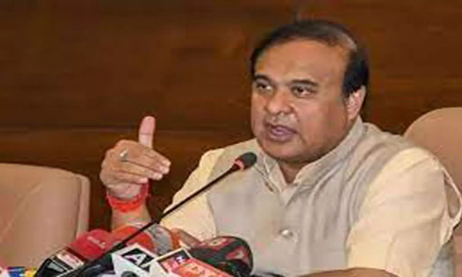 കല്യാണം, പാർട്ടി പരിപാടി, പ്രചാരണം: ഹിമന്ത ബിശ്വ ശർമ ചാർട്ടേഡ് വിമാനത്തിൽ പറന്നതുവഴി അസമിന് നഷ്ടം കോടികൾ