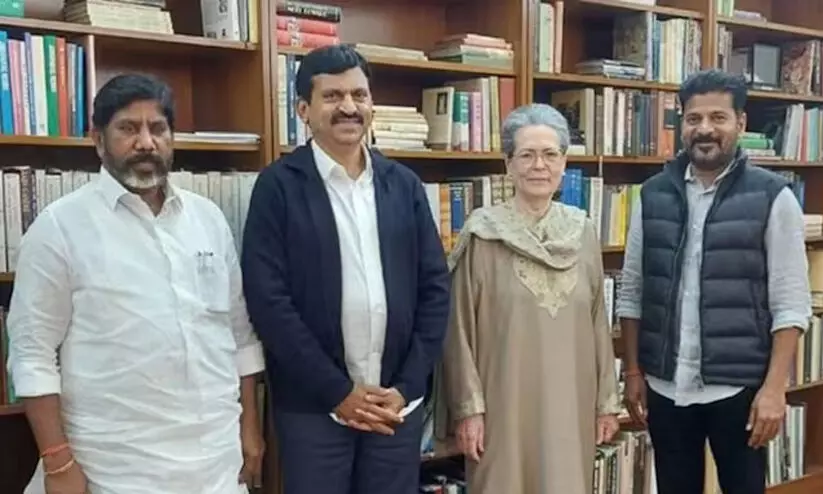 സോണിയ തെലങ്കാനയുടെ അമ്മ; സംസ്ഥാനത്ത് നിന്ന് മത്സരിക്കണമെന്ന് രേവന്ത് റെഡ്ഡി