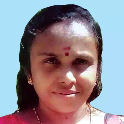 മ​ക​നോ​ടൊ​പ്പം സ​ഞ്ച​രി​ക്ക​വേ അ​പ​ക​ടം; അ​ധ്യാ​പി​ക​ക്ക് ദാ​രു​ണാ​ന്ത്യം