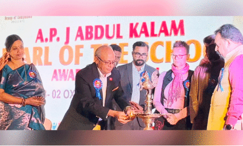 ത​നി​മ കു​വൈ​ത്ത്‌ പേ​ൾ ഓ​ഫ്‌ ദ  സ്കൂ​ൾ അ​വാ​ർ​ഡ് വി​ത​ര​ണം