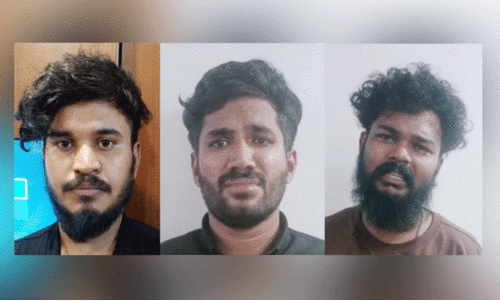 കാഞ്ഞങ്ങാട്ട് കാറിൽ മയക്കുമരുന്നുമായി മൂന്നു പേർ പിടിയിൽ