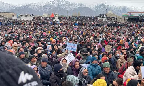 ലഡാക്കിന്‍റെ സംസ്ഥാന പദവിക്ക് പ്രക്ഷോഭം; ജമ്മു-കശ്മീർ തെരഞ്ഞെടുപ്പ് വൈകരുതെന്ന് പ്രതിപക്ഷം