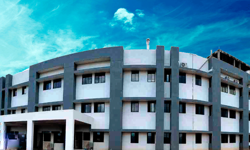 പേരിനൊരു മെഡിക്കൽ കോളജ്;  അടിയന്തര ഘട്ടത്തിൽ ജില്ല കടക്കണം