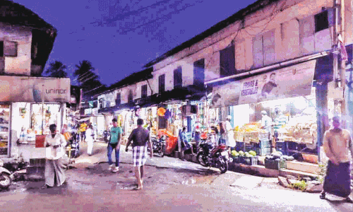 പൊ​ന്നാ​നി അ​ങ്ങാ​ടി വി​ക​സ​നം ക​ട​ലാ​സി​ൽ മാത്രം