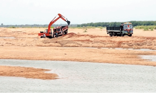 ഭാരതപ്പുഴയിലെ മണലെടുപ്പ്;  പ്രതീക്ഷയിൽ തൊഴിലാളി കുടുംബങ്ങൾ