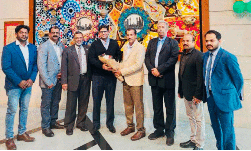 വി​ശ്വ​ക​ല സാം​സ്കാ​രി​ക വേ​ദി  ഭാ​ര​വാ​ഹി​ക​ൾ ഇ​ന്ത്യ​ൻ   അം​ബാ​സ​ഡ​റെ സ​ന്ദ​ർ​ശി​ച്ച​പ്പോ​ൾ