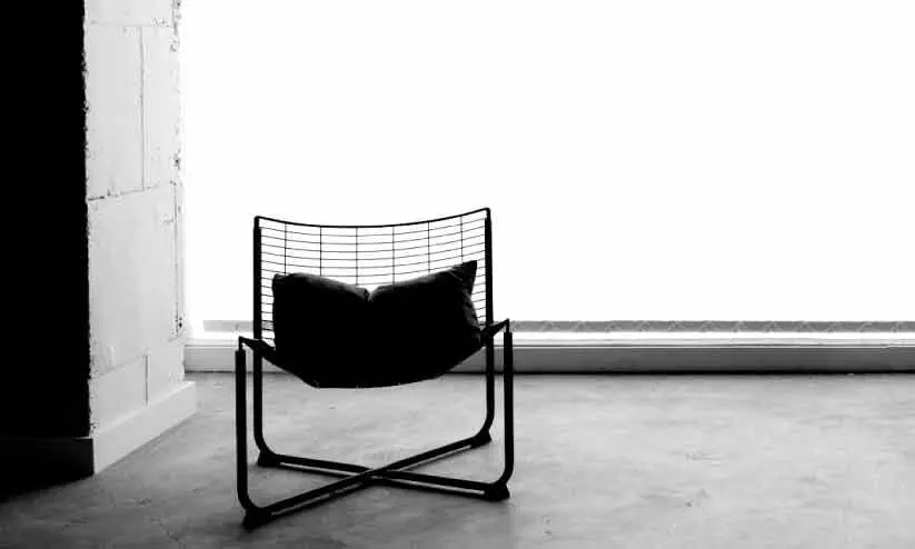 ഒഴിഞ്ഞ കസേര ഒഴിഞ്ഞ കസേര