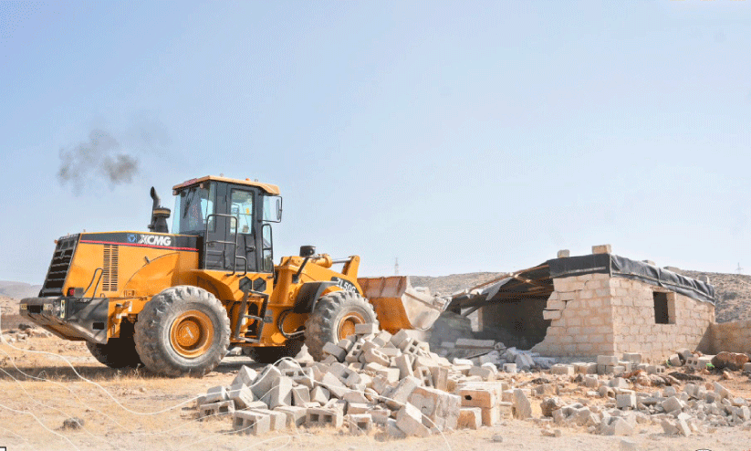 സ​ലാ​ല​യി​ലെ അ​ന​ധി​കൃ​ത കൈ​യേ​റ്റ​ങ്ങ​ൾ ദോ​ഫാ​ർ മു​നി​സി​പ്പാ​ലി​റ്റി​യു​ടെ നേ​തൃ​ത്വ​ത്തി​ൽ നീ​ക്കം ചെ​യ്യു​ന്നു