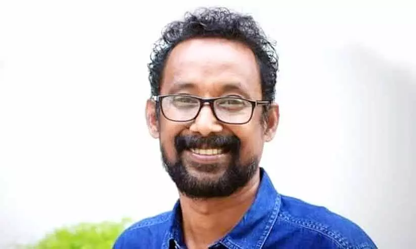 വാക്കുകൾ ചാലിച്ചാൽ തെളിയുന്ന ഇമേജുകൾ വാക്കുകൾ ചാലിച്ചാൽ തെളിയുന്ന ഇമേജുകൾ